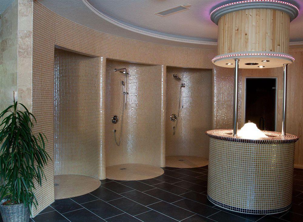 伊瑞达斯帕斯塔菲奈斯俱乐部酒店 德布勒森 外观 照片