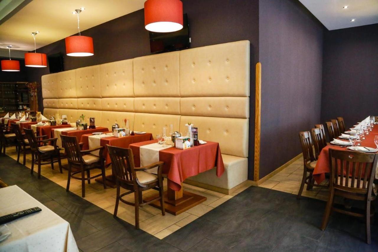 伊瑞达斯帕斯塔菲奈斯俱乐部酒店 德布勒森 外观 照片